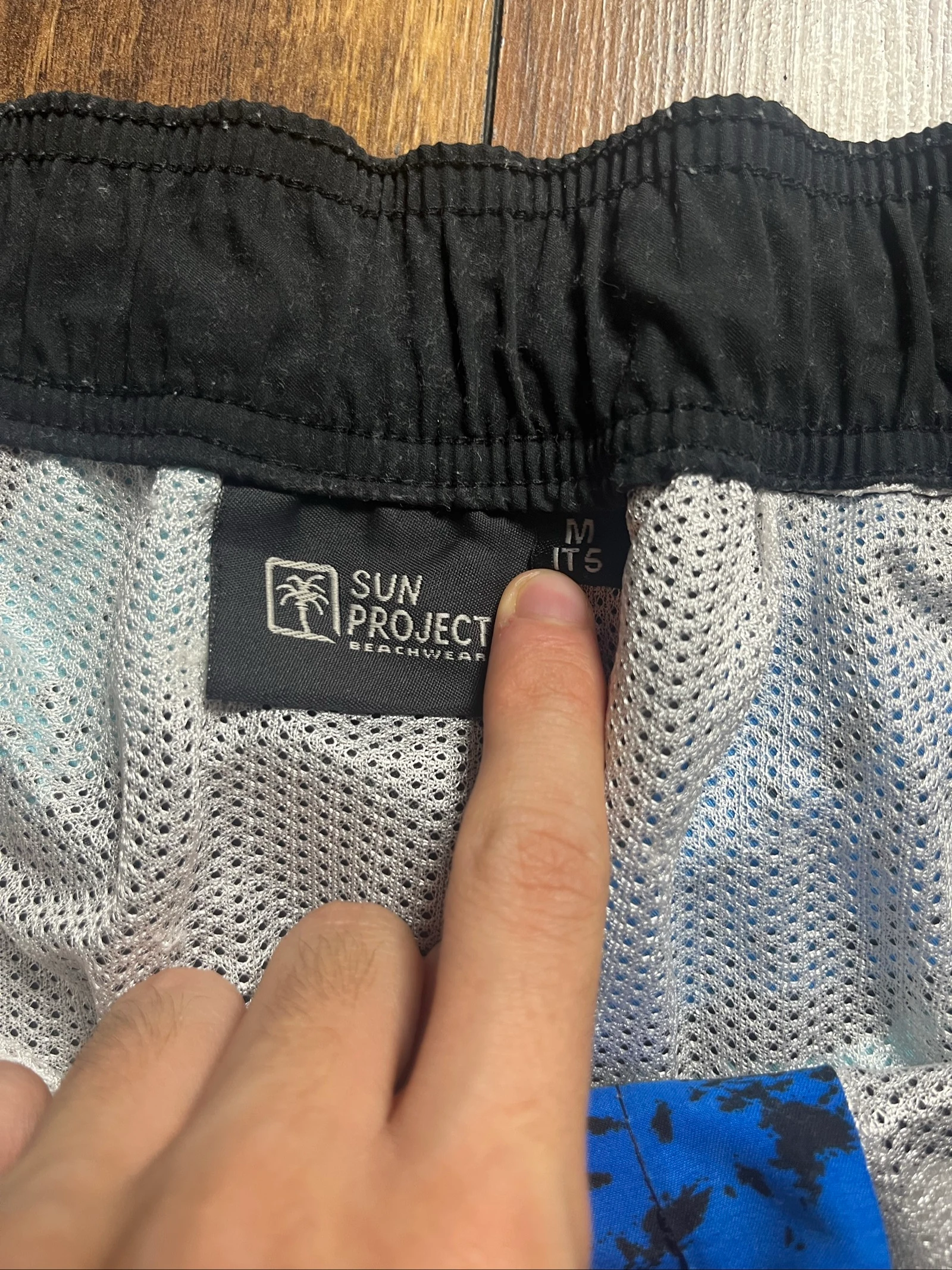 Black boardshorts with geometric palm tree triangle print - Sun Project - Size M - very good condition – photo 3
